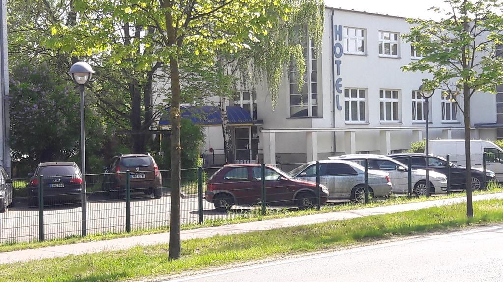 Amarillo Hotel Фельтен Экстерьер фото